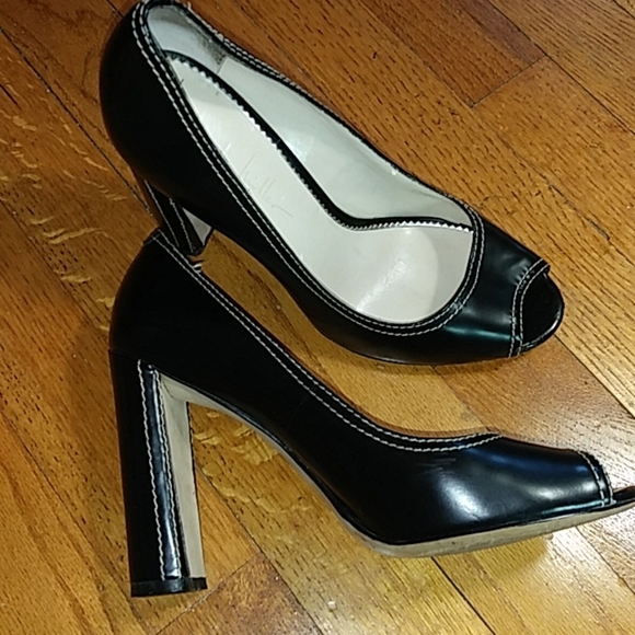 Nicole Miller Heels - "Sill "Black Peep Toe Sz 8 - Picture 3 of 14